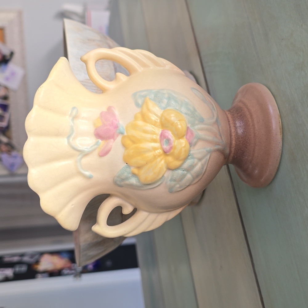Hull Magnolia Vase